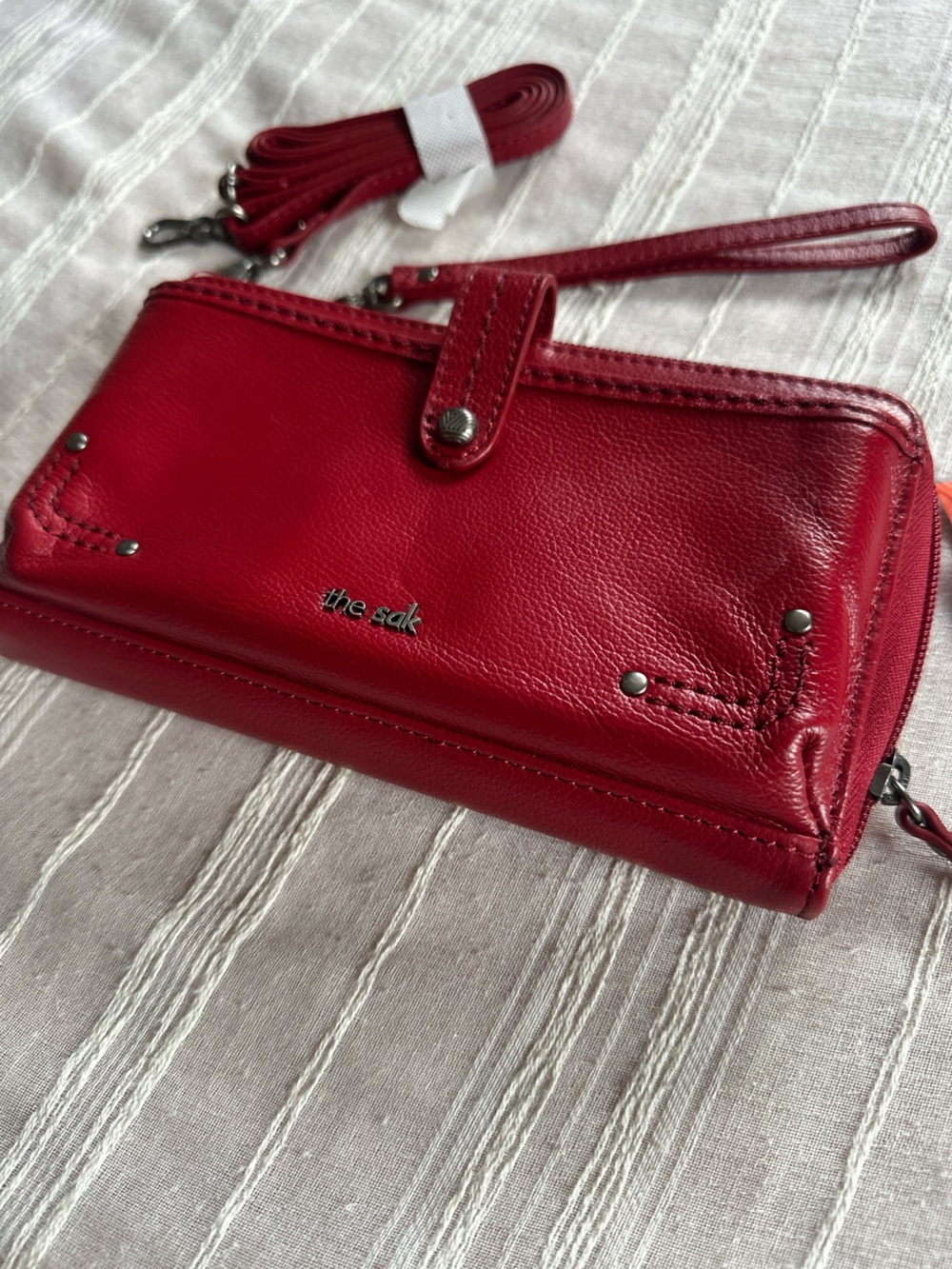 The Sak Iris Large Leather Smartphone Crossbody Wallet/Organizer in Scarlet Red